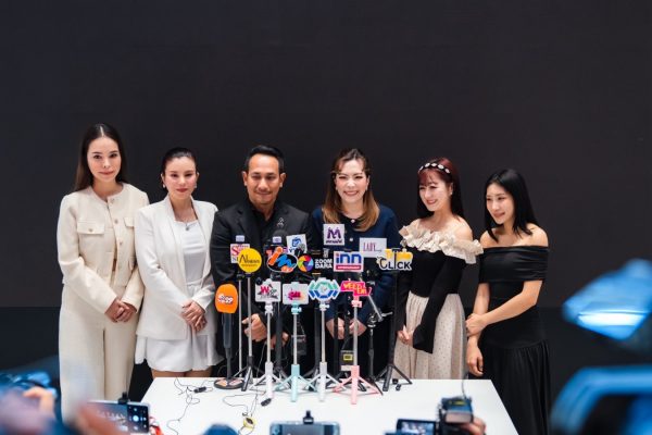4สาวคนดัง “ซีแนม รินะ โอบอุ้ม และชะเอม” ตบเท้าร่วมงานแถลงข่าว Mantra.AI ผนึกความร่วมมือเชิงกลยุทธ์กับ BytePlus ประเทศไทย เปิดตัว “Mantra Easy Media” แพลตฟอร์ม AI เจเนอเรชันใหม่ ใช้ง่าย ใช้ได้จริง รวดเร็ว ออกแบบเพื่อประเทศไทยโดยเฉพาะ